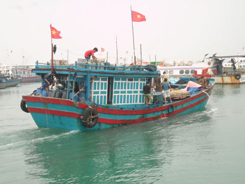 โครงการ “แหธารน้ำใจเพื่อชาวประมง Hoàng Sa และ Trường Sa”